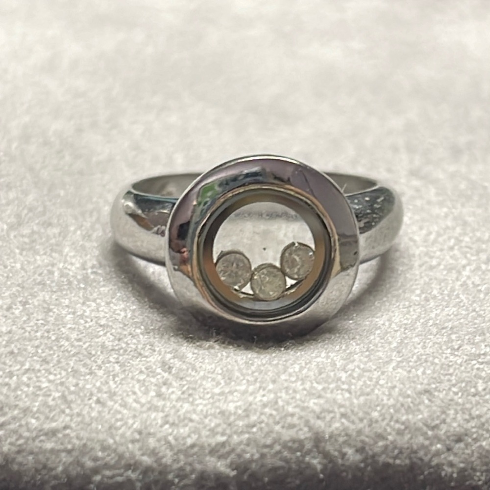 Sterling silver ring with cubic zirconia